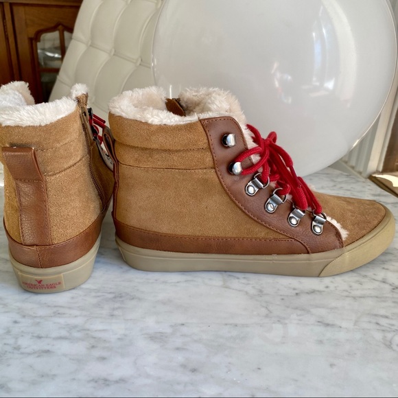 American Eagle Fur Lined Suede Sneaker Boots NWOT - Picture 5 of 11